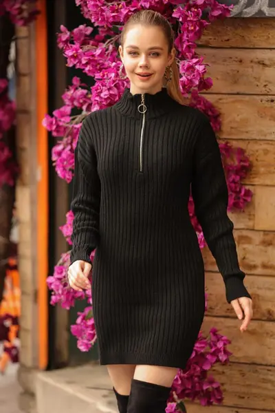 Rochie scurta tip hanorac Marybel, din tricot gros, cu fermoar scurt si guler inalt, Negru, Marime S/M/L