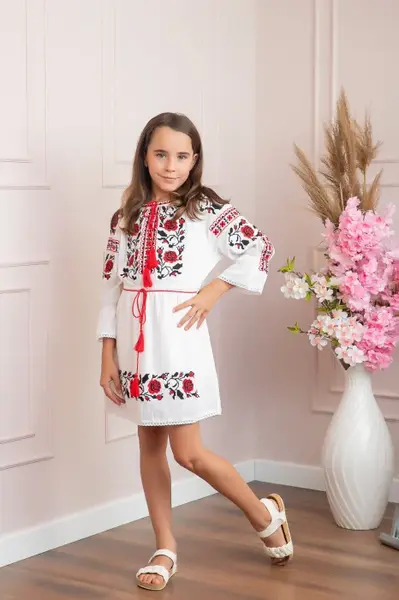 Rochie traditionala alba pentru fetite cu motiv floral rosu Emma