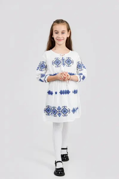 Rochie traditionala alba pentru fetite cu motiv geometric albastru Doris 01