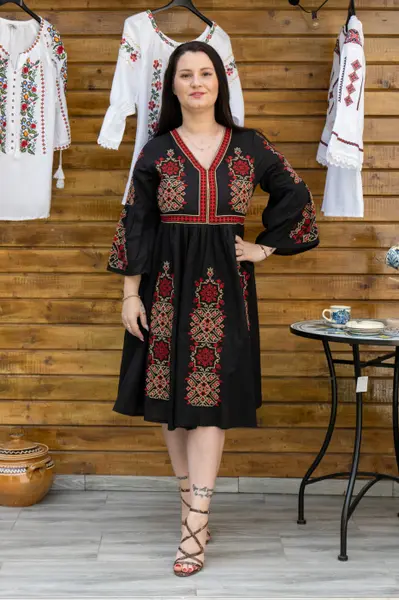Rochie Traditionala Dorinuta 3