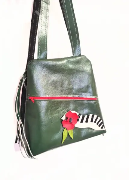 Rucsac verde smarald din piele naturala,cu pian si mac rosu