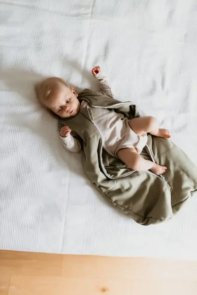 Sac de dormit 2 in 1 Swaddle Gri Sleepee 2,5 Tog