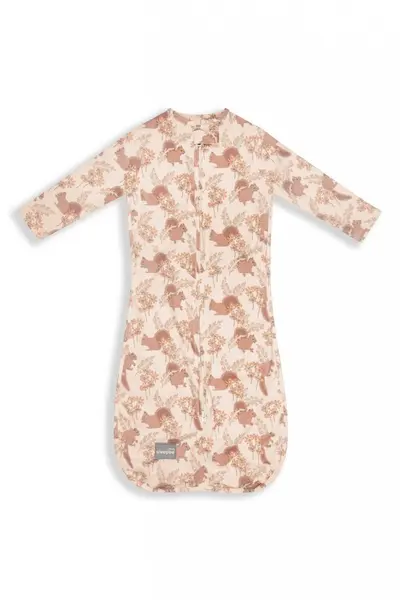 Saculet Swaddle pentru infasat din bumbac + caciulita Animale de epoca Almond Sleepee
