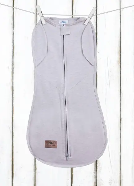 Saculet swaddle pentru infasat din bumbac + caciulita Second Step roz Sleepee