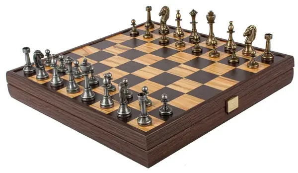 Șah de lux Manopoulos cu figurine placate cu alamă Staunton, 35 x 35 cm