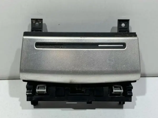 Scrumiera bord 8P0857951 Audi A3 facelift (2008-2013) [8P1]