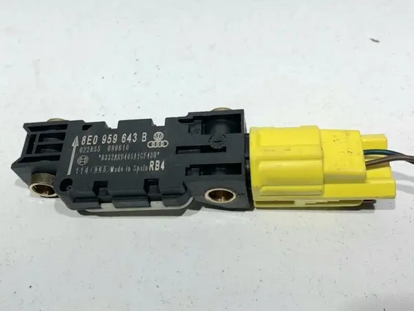 Senzor impact 8E0959643B Seat Exeo (2008-2013)