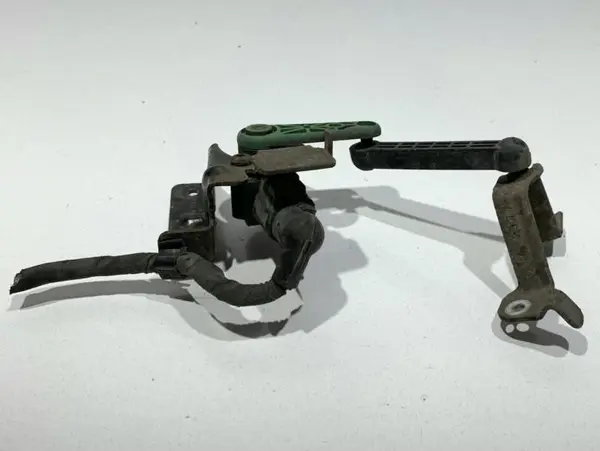Senzor nivel stanga spate 5Q0512521J Volkswagen Passat B8 (2014-2019)