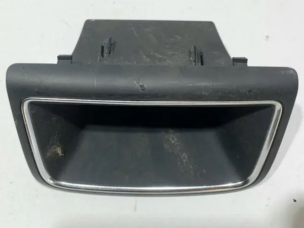 Sertar / spatiu depozitare spate 8K0863300B Audi A5 (2007-2011) [8T3]