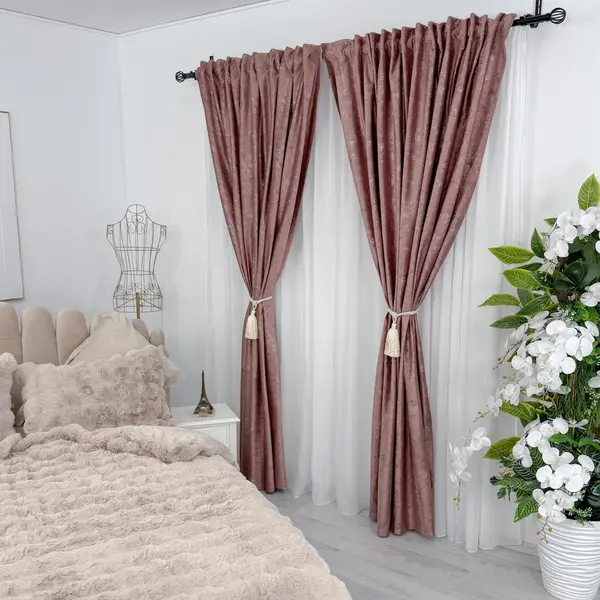 Set 2 Draperii Catifea cu insertii metalizate, Roz - V17, 140cm latime x 260cm inaltime, cu tiv lat pt bara