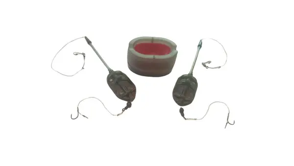 set 2 monuti Accesorii pescuit > Nada si momeli lomg cast cu presa carlig legat cu spin