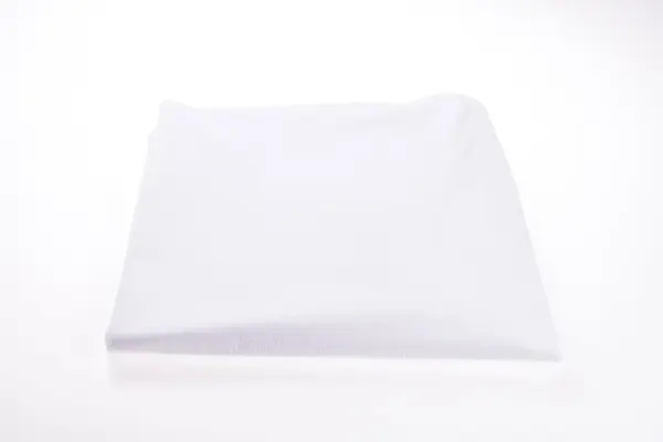 Set 3 cearsafuri alb, bleu si model cu stelute + protectie impermeabila pentru patut 90x4050 cm