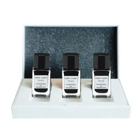 Set 3 rezerve cerneala Iroshizuku Take-Sumi Pilot 15 ml negru Cerneala Iroshizuku mini Take-Sumi Neagra 15 ml 3 bucati set