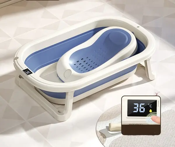 Set Cadita si Suport anatomic detasabil pentru bebelusi Little Mom Blue, cu afisaj temperatura digital, design pliabil si compact, cu suprafete antiderapante, finisaje netede si sistem de agatare