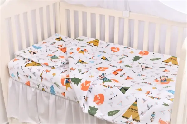 Set complet 7 piese lenjerie si aparatori patut 120x60 cm din bumbac model animalute