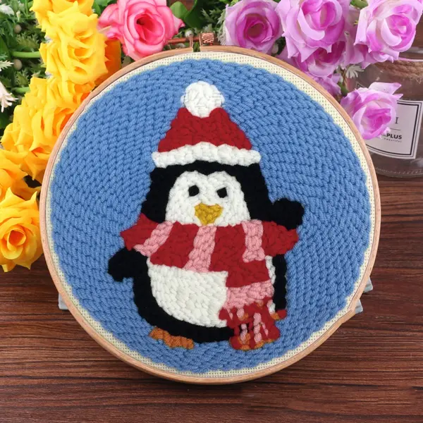 Set creativ pentru broderie Em Art - Pinguin de Crăciun, 20 x 20 cm