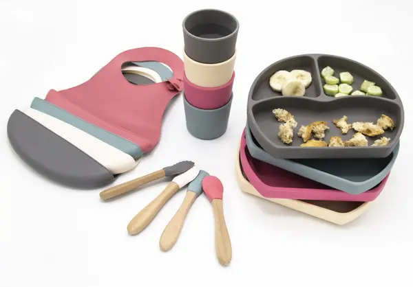 Set diversificare 4 piese din silicon BabyJem Roz