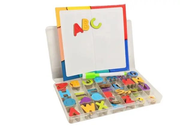 Set educativ cu tabla magnetica pentru copii cu litere mari si mici, cifre si 130 piese interactive