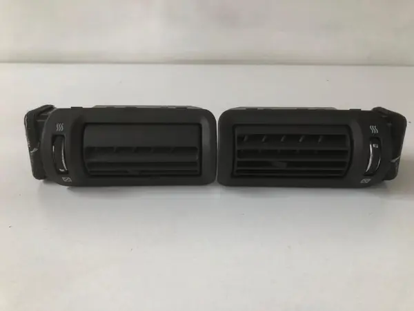 Set grile ventilatie spate u04467-3800 Hyundai Santa Fe 2 (2006-2012)