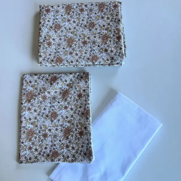 Set lenjerie bumbac organic, patut 120x60, 3 piese, floricele bej TWINDECO