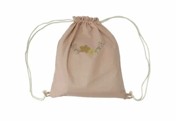 Set paturica, perna si rucsac Somnart cu broderie din in crem