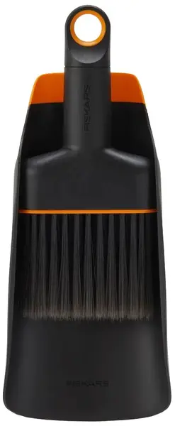 Set perie și lopată pentru sol Fiskars - Urban