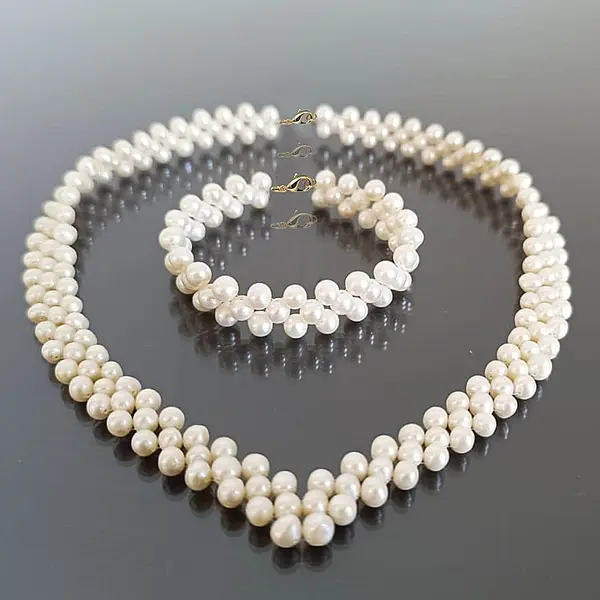 Set Perle Delicate Beauty, AA+ - Colier E i Bratara cu Aur 14K, Perle Naturale Albe 5-6 mm KASKADDA