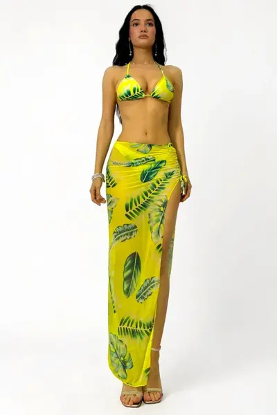 Set plaja trei piese YARINA, fusta cu snur reglabil, slip brazilian si sutien, Galben