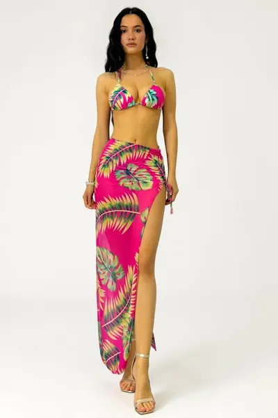 Set plaja trei piese YARINA, fusta cu snur reglabil, slip brazilian si sutien, Fucsia