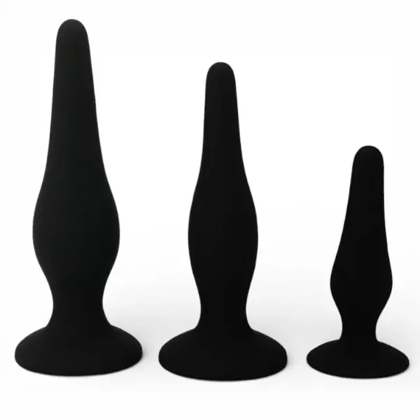 Set plug anal PRETTY LOVE Beginner’s Mini Anal Kit, 3 dopuri anale cu ventuză pentru fixare, din silicon medical, lungimi 8.5 x 11.5 x 13 cm, negru