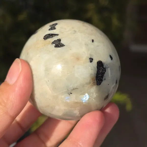 Sfera piatra lunii cu garnierit | Model 4