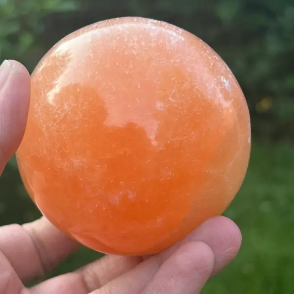 Sfera selenit portocaliu 7 cm