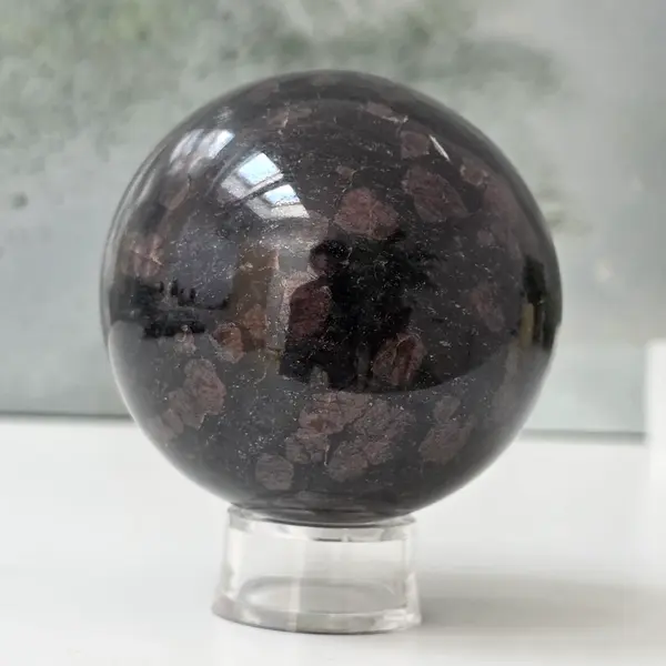 Sfera turmalina neagra cu granat | Model 9