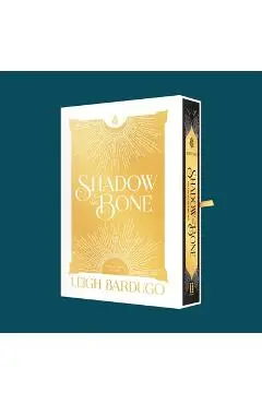 Shadow and Bone: The Collector's Edition - Leigh Bardugo