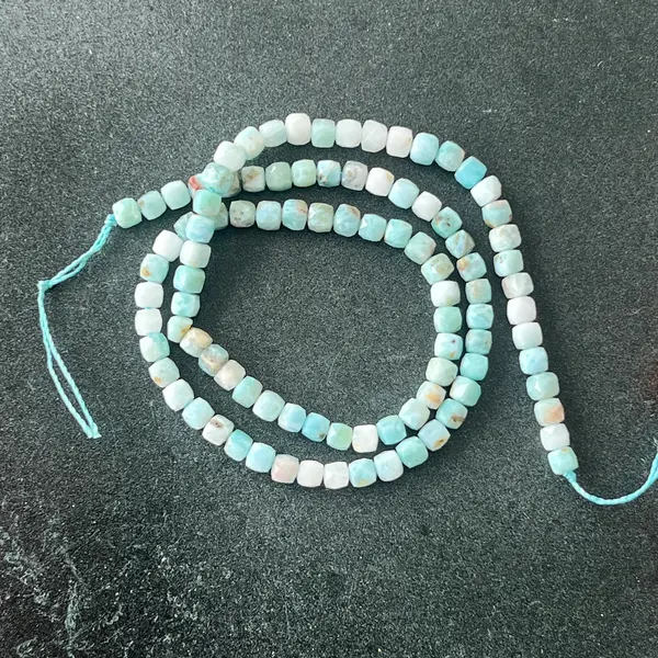 Sirag cuburi fatetate pietre semipretioase LARIMAR