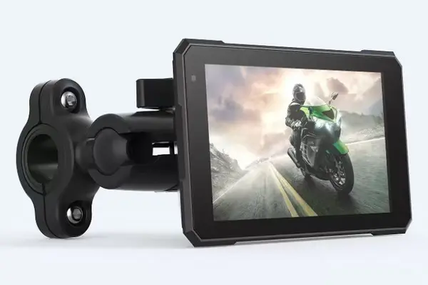 Sistem Moto iSEN MT-5 Dash Cam, Camera Duala 1080P Fata Spate, Ecran 5 IPS Touch, 1GB RAM, 128MB ROM, Apple CarPlay Wireless, Bluetooth, IP67