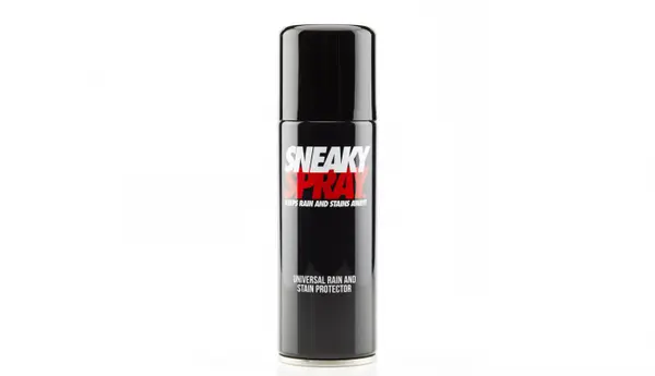 SNEAKY Spray Protector