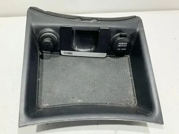 Spatiu depozitare / sertar / priza 84691-2B000 Hyundai Santa Fe 2 (2006-2012)