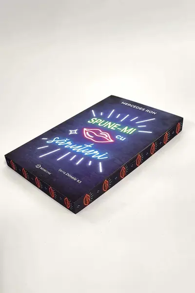 Spune-mi cu săruturi - PRINTED EDGES