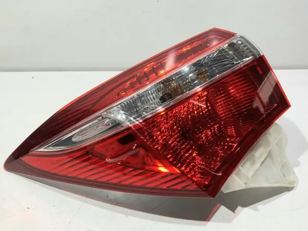 Stop stanga aripa 8156102760 Toyota Corolla (2012-2018)