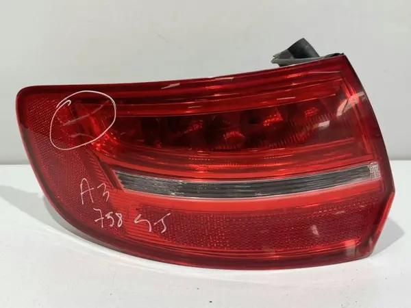 Stop stanga aripa (cu defect) 8P4945095E Audi A3 facelift (2008-2013) [8P1]