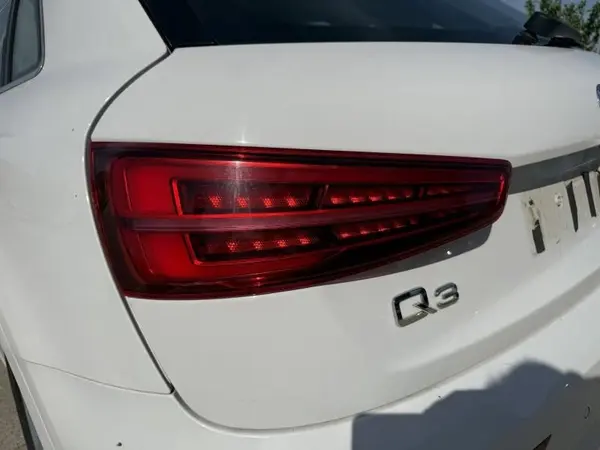 Stop stanga cu defect 8U0052101B Audi Q3 facelift (2014-2018)
