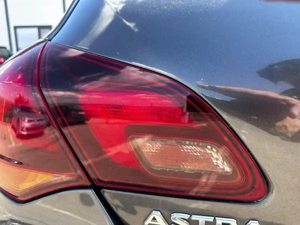 Stop stanga haion 13319953 Opel Astra J (2009-2012)