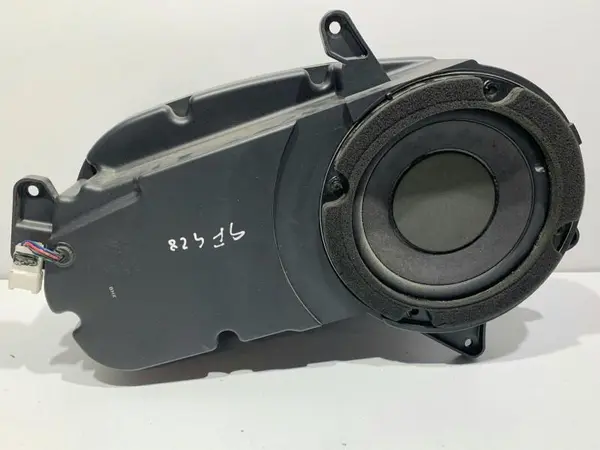 Subwoofer auto Hyundai Santa Fe 2 (2006-2012)