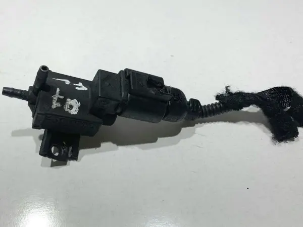 Supapa vacuum 037906283D Volkswagen Passat B7 (2010-2014) 3.0 tdi CJGA
