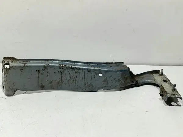 Suport aripa dreapta fata 8T0821136A Audi A5 (2007-2011) [8T3]