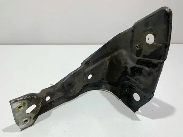 Suport aripa stanga fata Volkswagen Passat B7 (2010-2014)