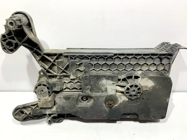 Suport baterie 5Q0915321H Volkswagen Passat B8 (2014-2019)