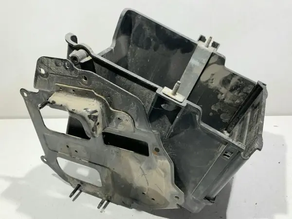 Suport baterie 8V21-10757-AA Ford Fiesta 7 (2008-2012) [MK7]