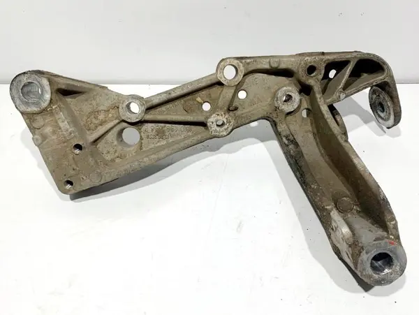 Suport brat trapez dreapta fata 1K0199296F Audi A3 (2003-2008) [8P1] 1.8 tfsi CDAA